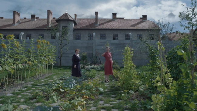 «Зона интересов»: один из самых необычных фильмов о Холокосте, который стоит увидеть каждому