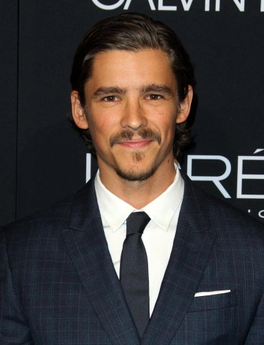 Брентон Туэйтс