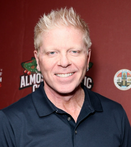 Декстер Холланд