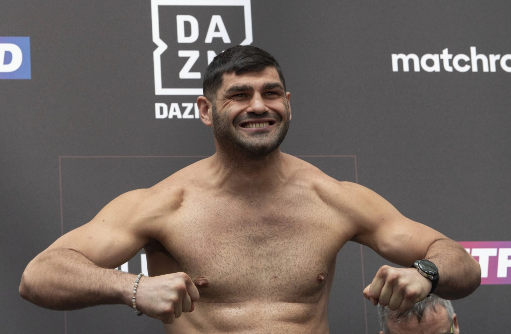 Мозес Итаума уничтожил Джермейна Франклина. Кто станет его следующим соперником?