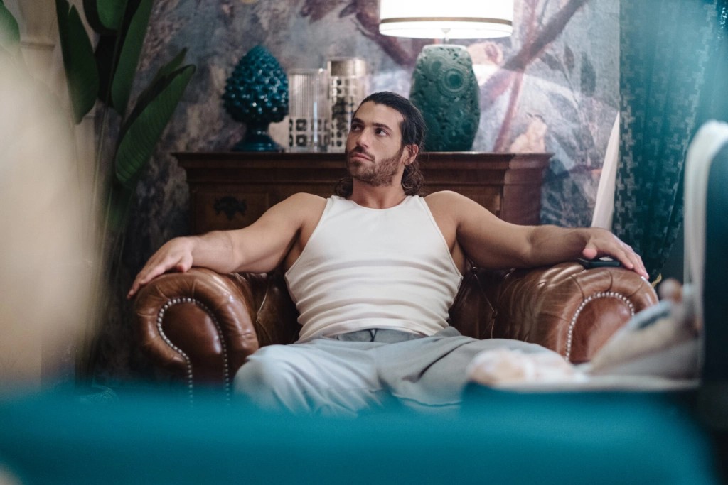 Наш краш: 13 сериалов с красивыми героями-мужчинами