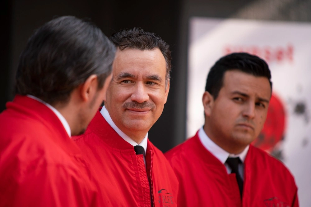 Пугай богатых: Почему стоит смотреть «Лос страшилкас» — обаятельный сериал про любовь к ужастикам