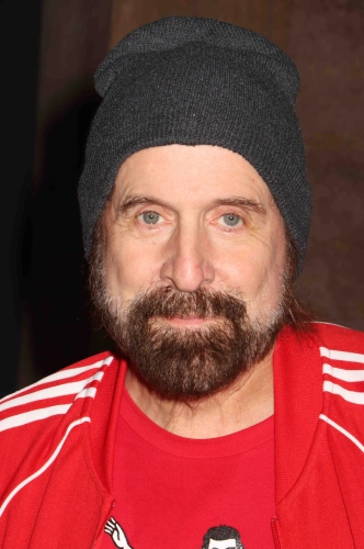 Петер Стормаре