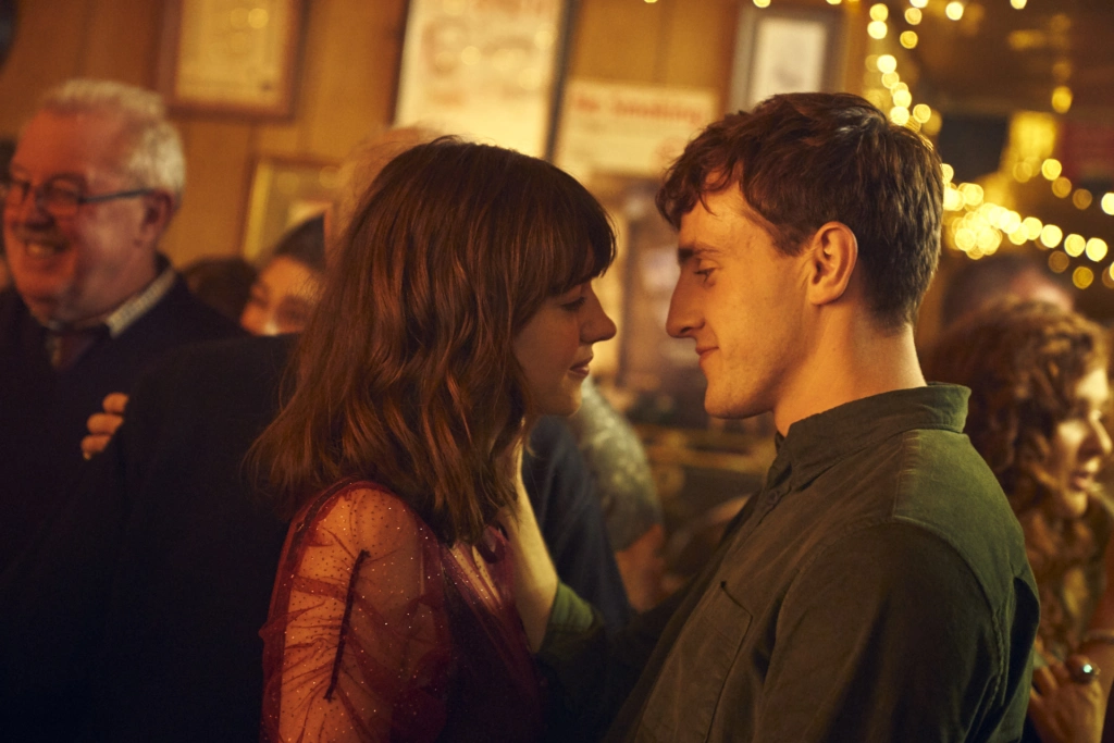 Трогай, это на Новый год: главные премьеры декабря в Амедиатеке