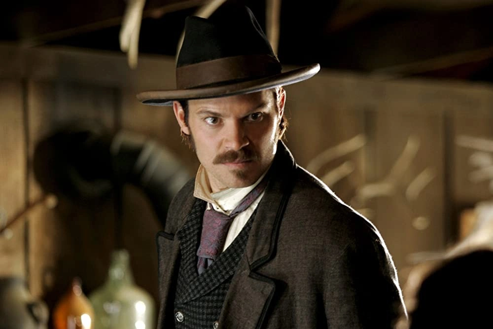 Как сериал «Дэдвуд» стал легендарным