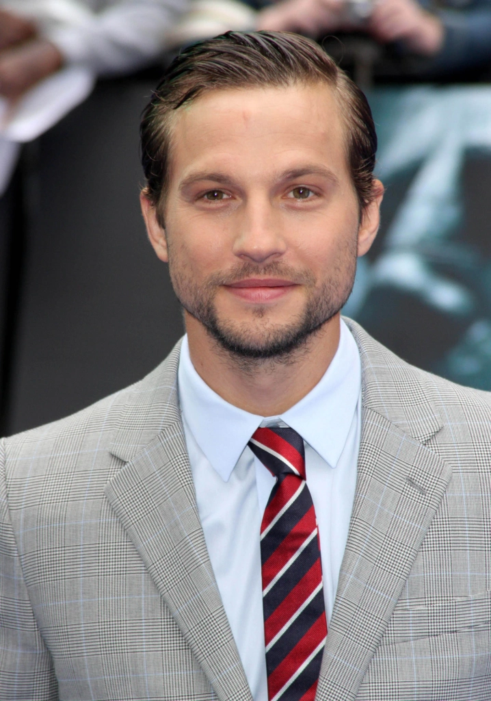 Логан Маршалл-Грин