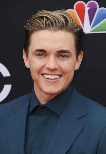 Джесси МакКартни