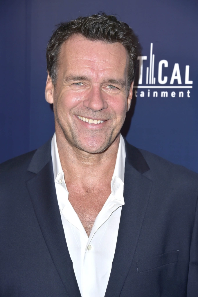 Дэвид Джеймс Эллиотт