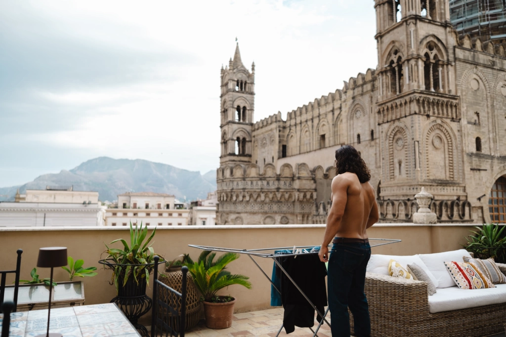 Джан Яман и «Мисс Италия»: 5 причин посмотреть сериал «Фиолетовый как море»