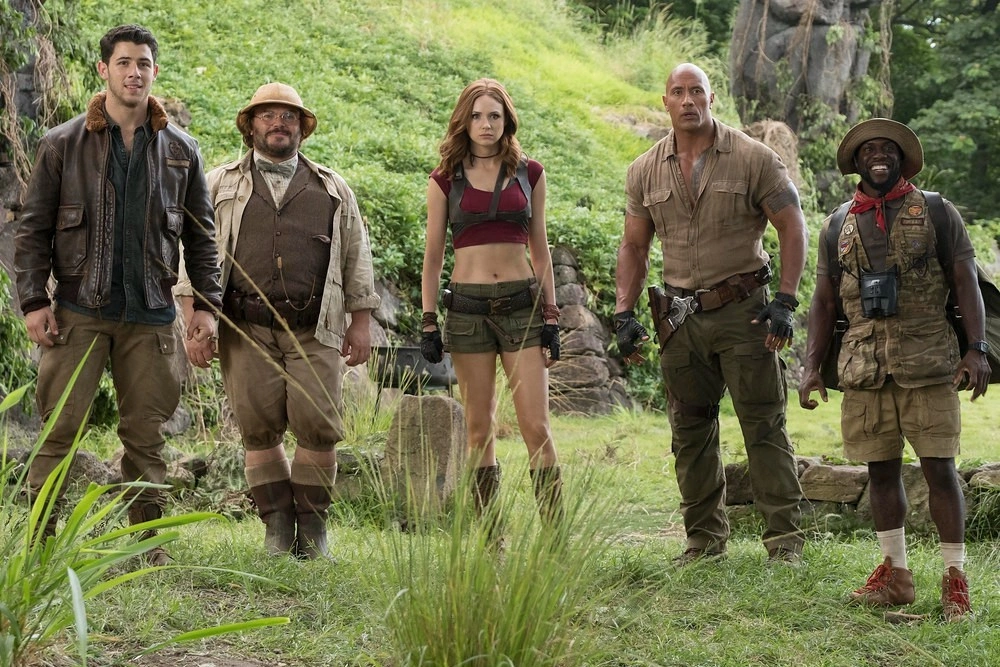 С чем ворваться в новый год: Сериалы и фильмы на зимние каникулы