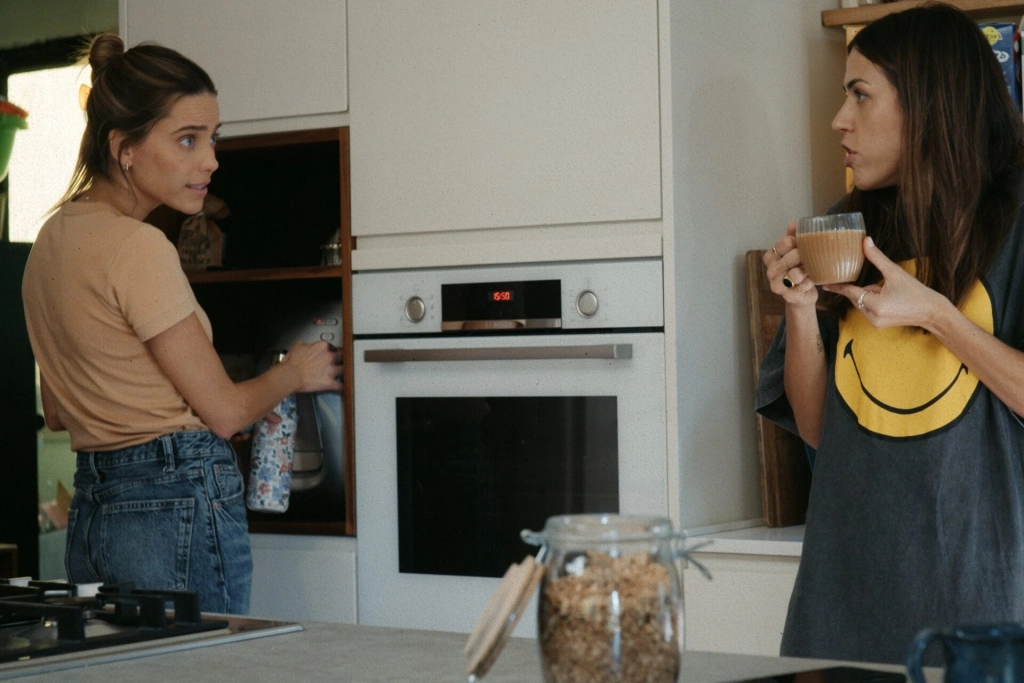 Часики тикают громче — вышел второй сезон сериала «Немного за 30»