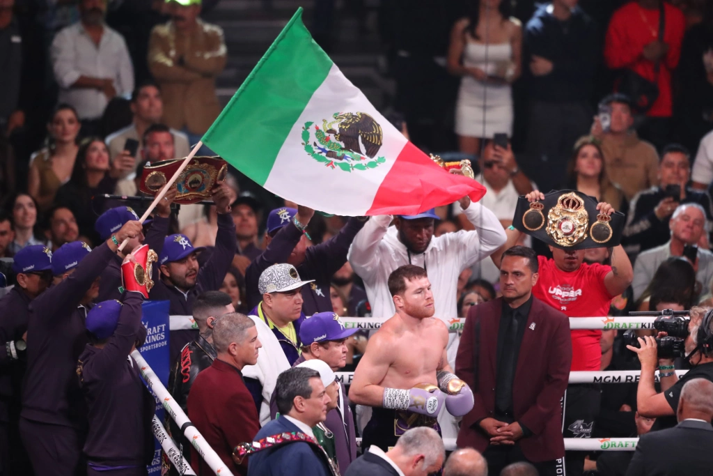 «Я никогда не стремился к славе и деньгам, мне хотелось быть великим»: правила жизни Канело Альвареса