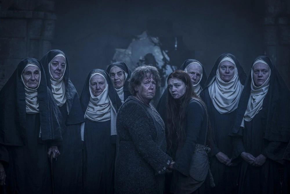 5 роскошных сериалов с готической атмосферой