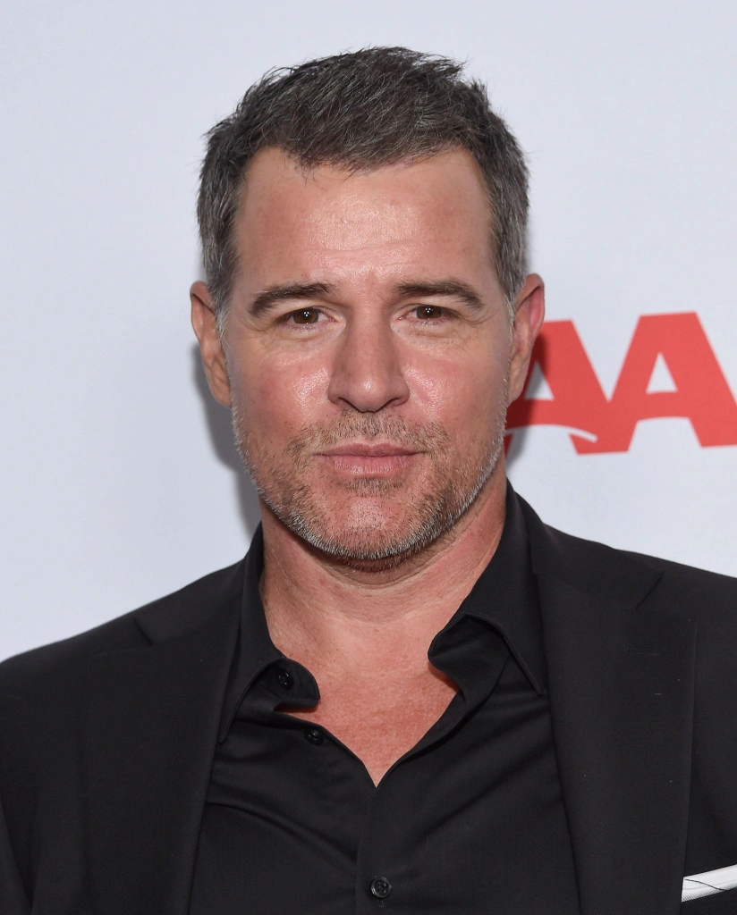 Дерек Филлипс