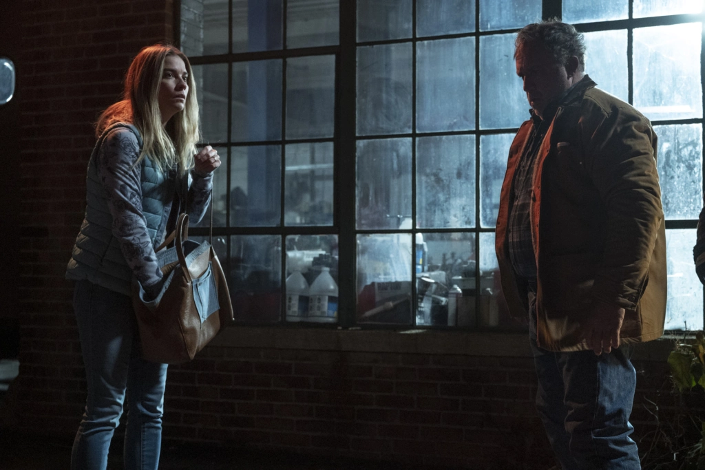 Сериалы познаются в беде: подборка комедийных шоу про героев, попавших в неприятности