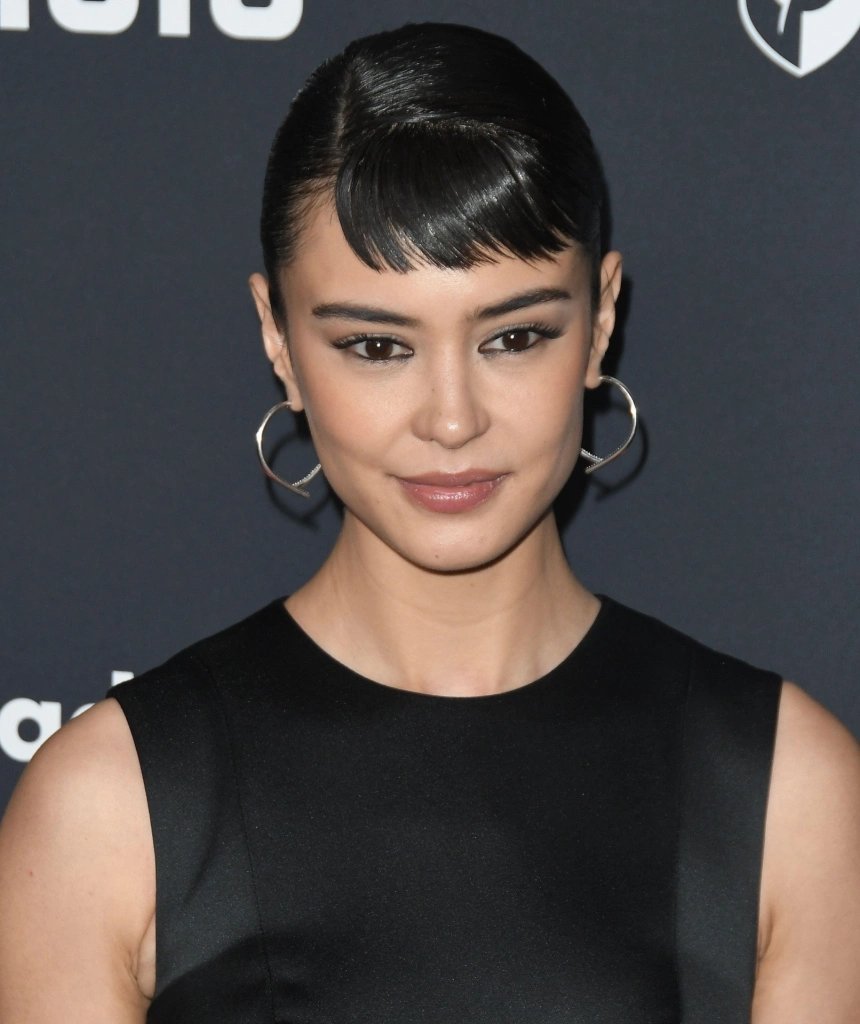 Кортни Итон