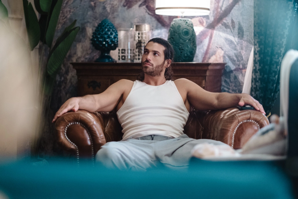 Наш краш: 18 сериалов с красивыми героями-мужчинами