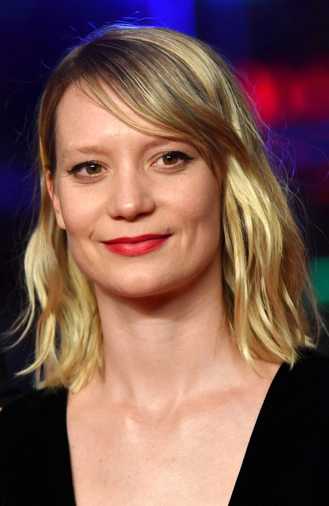 Миа Васиковска