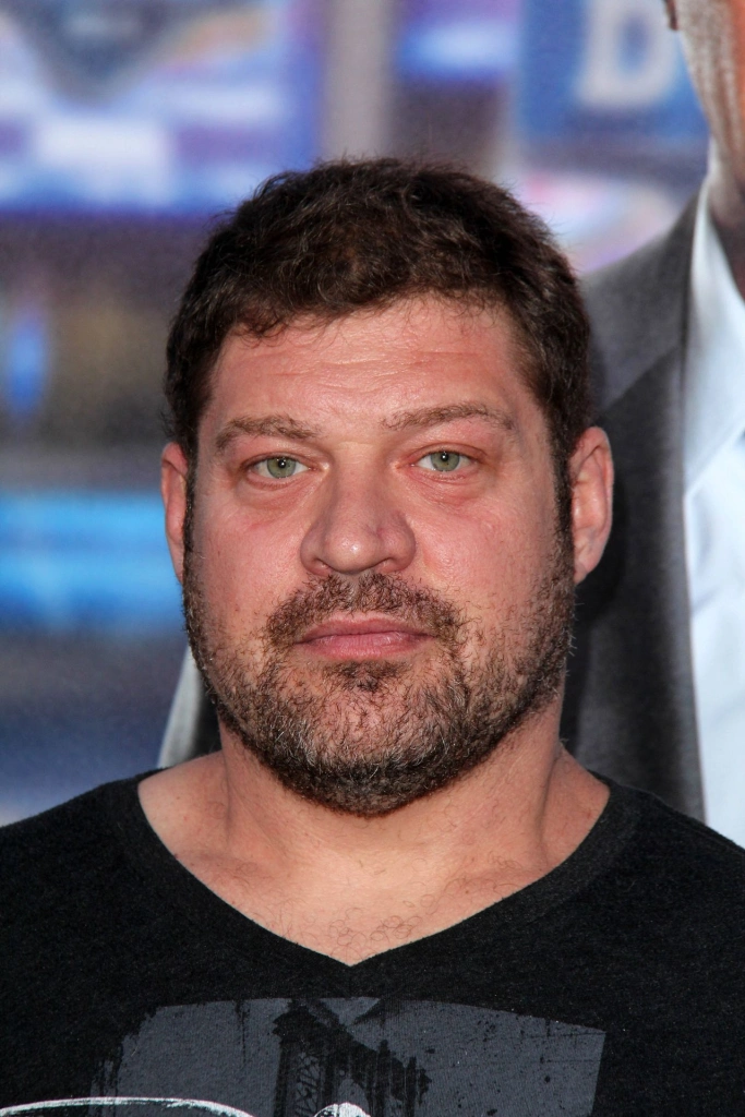 Брэд Уильям Хенке