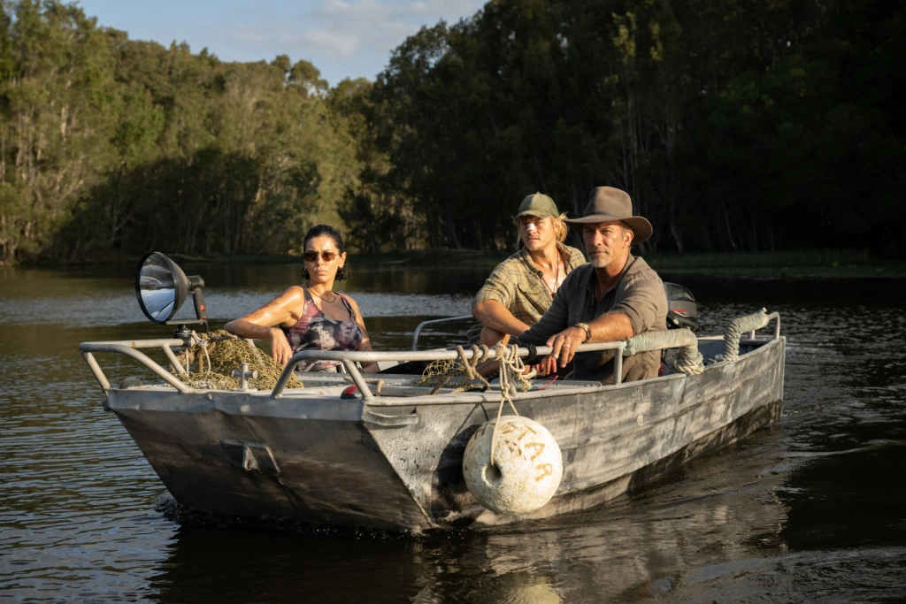 Айтишник против крокодила: погружаемся в сериал «Багровое озеро»