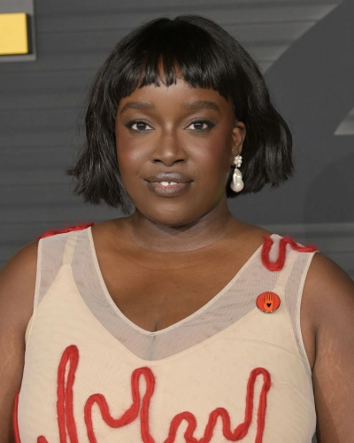 Лолли Адефопе