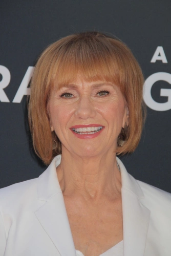 Кэти Бейкер