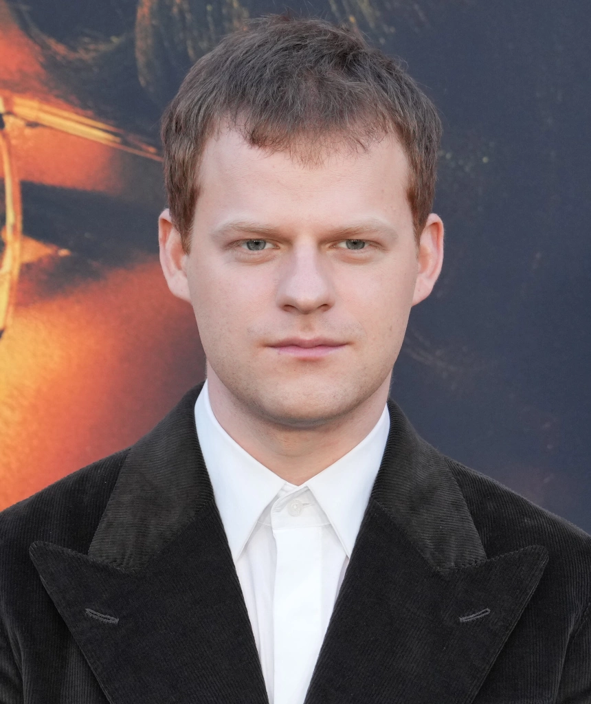 Лукас Хеджес