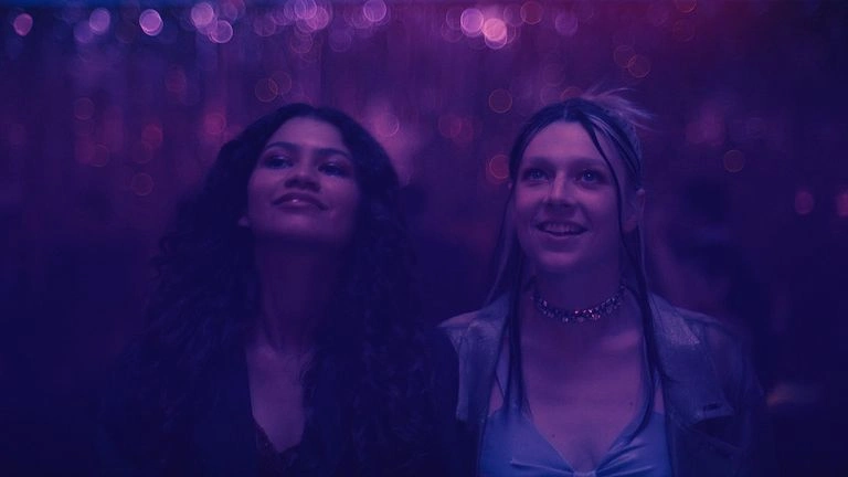 Сериалы с ярким визуальным стилем