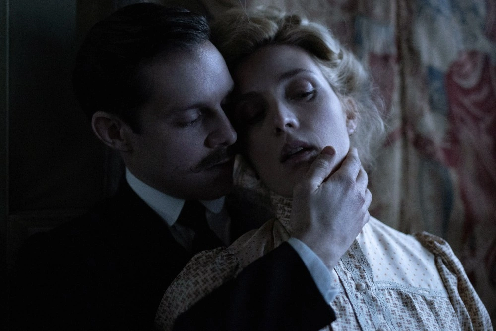 Жутко красиво: 5 атмосферных детективов с роскошным визуалом