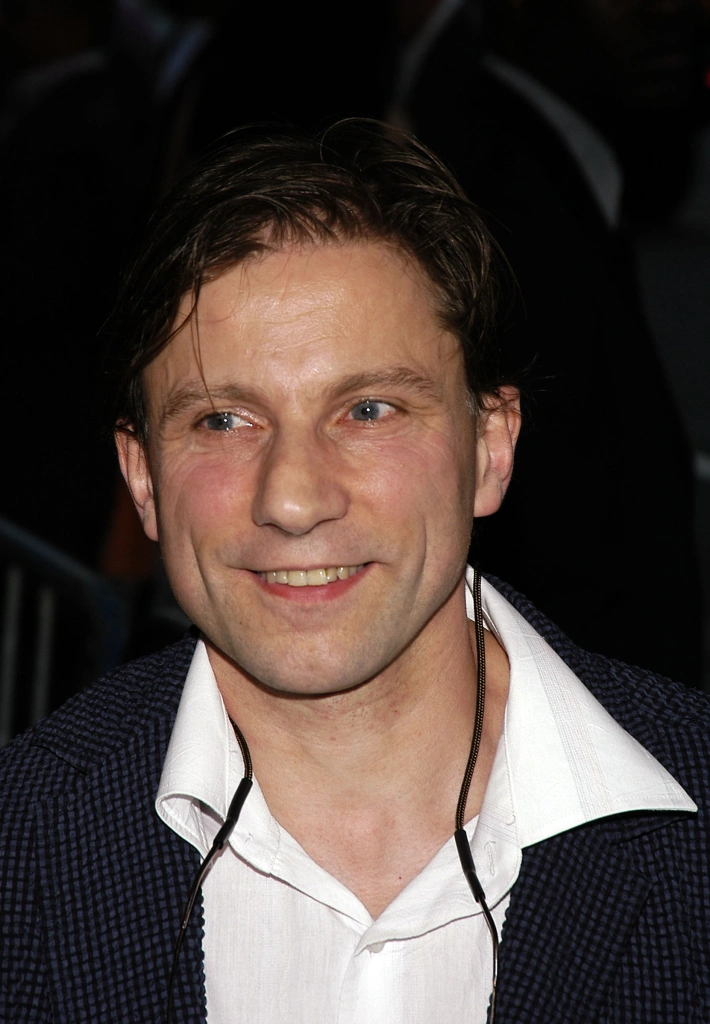 Саймон Макберни