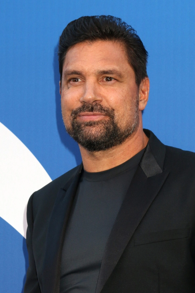 Ману Беннетт