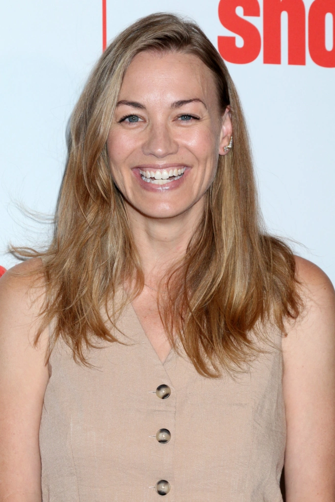 Ивонн Страховски