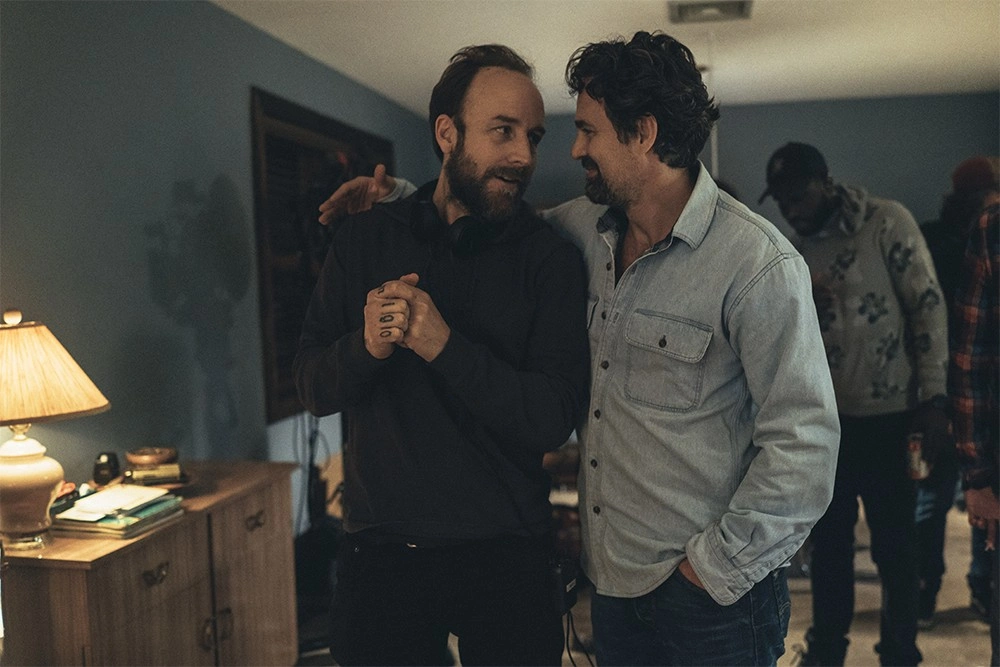 «Не бывает горя без радости»: Интервью с&nbsp;режиссером сериала «Я знаю, что&nbsp;это&nbsp;правда» Дереком Сиенфрэнсом