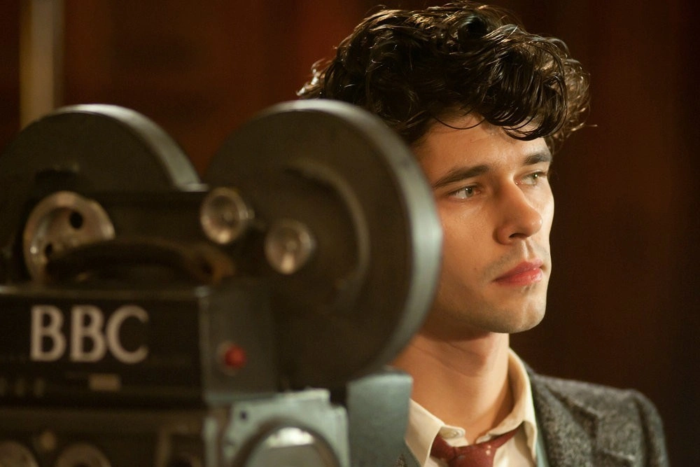 «Самый громкий голос» и еще 10 сериалов о телевидении