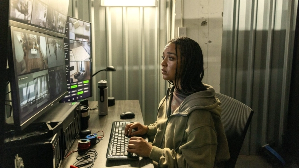 Каждый сантиметр твоего тела: 5 эрогенных зон триллера «Я слежу за тобой»