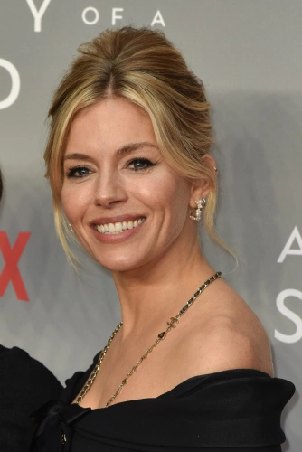 Сиенна Миллер