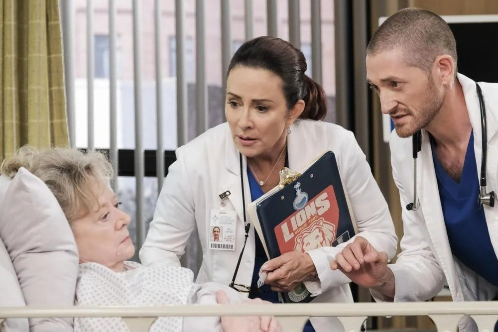 Категория плюс: 10 отличных сериалов о зрелых женщинах