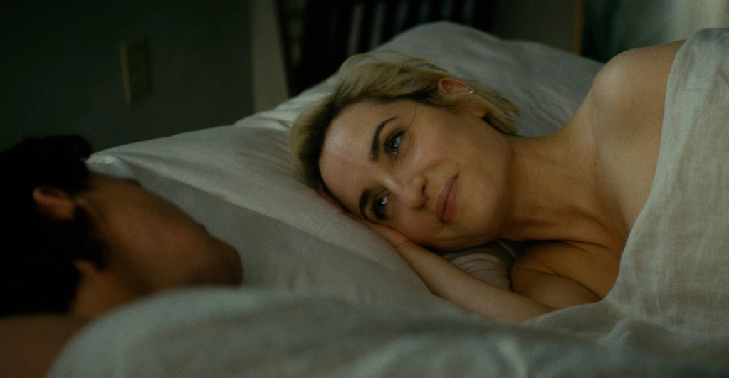 «Это сериал о поиске безопасного места внутри себя»: интервью с создательницей «Сдвига» Зои Листер Джонс