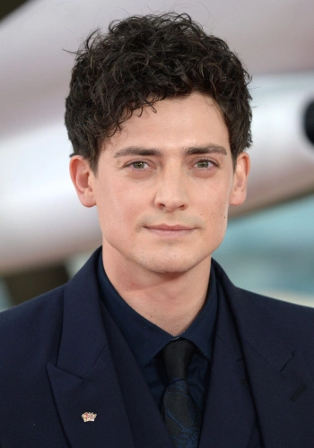 Анайрин Барнард