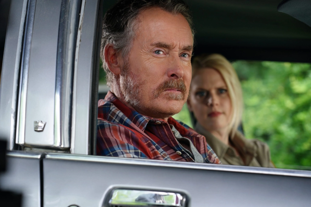 «Стэн против сил зла»: 3 причины посмотреть комедийный хоррор со звездой «Клиники»