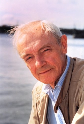 Кирилл Лавров