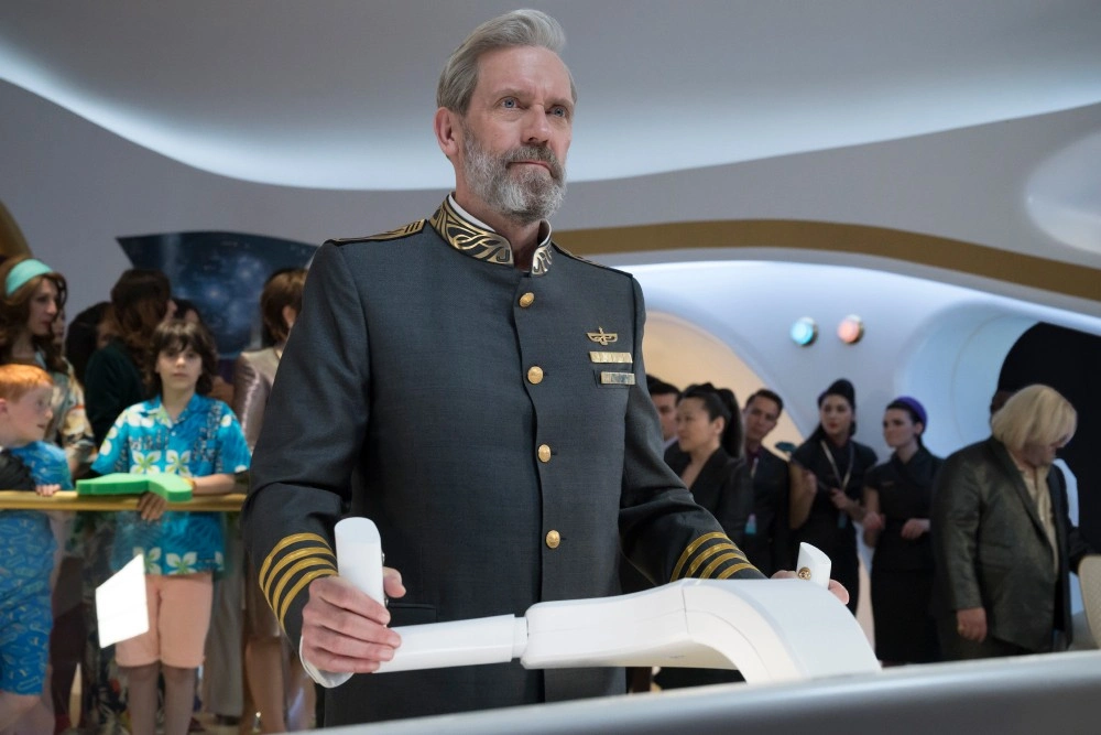 Почему стоит смотреть сериал «Авеню 5» с Хью Лори