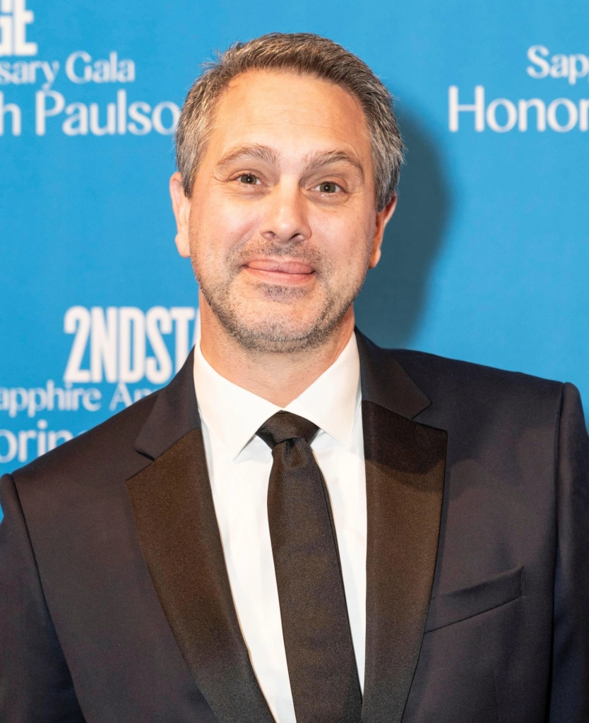 Томас Садоски