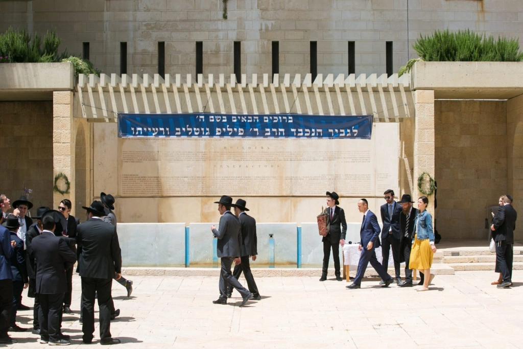 «Шабабники»: яркое драмеди о четырех парнях из религиозного универа