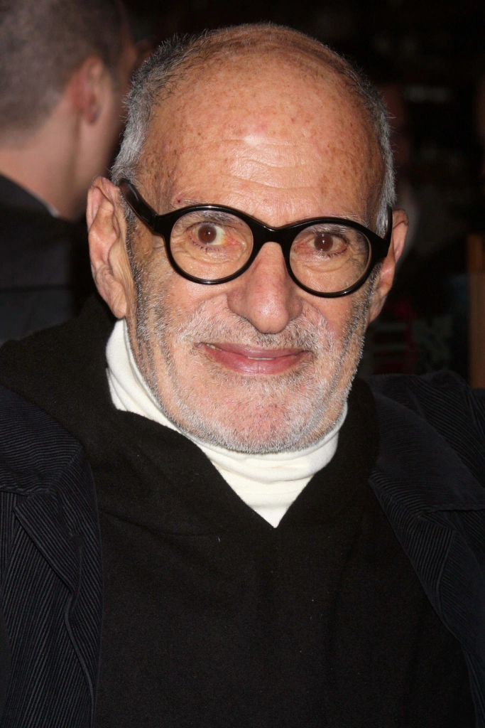 Ларри Крамер