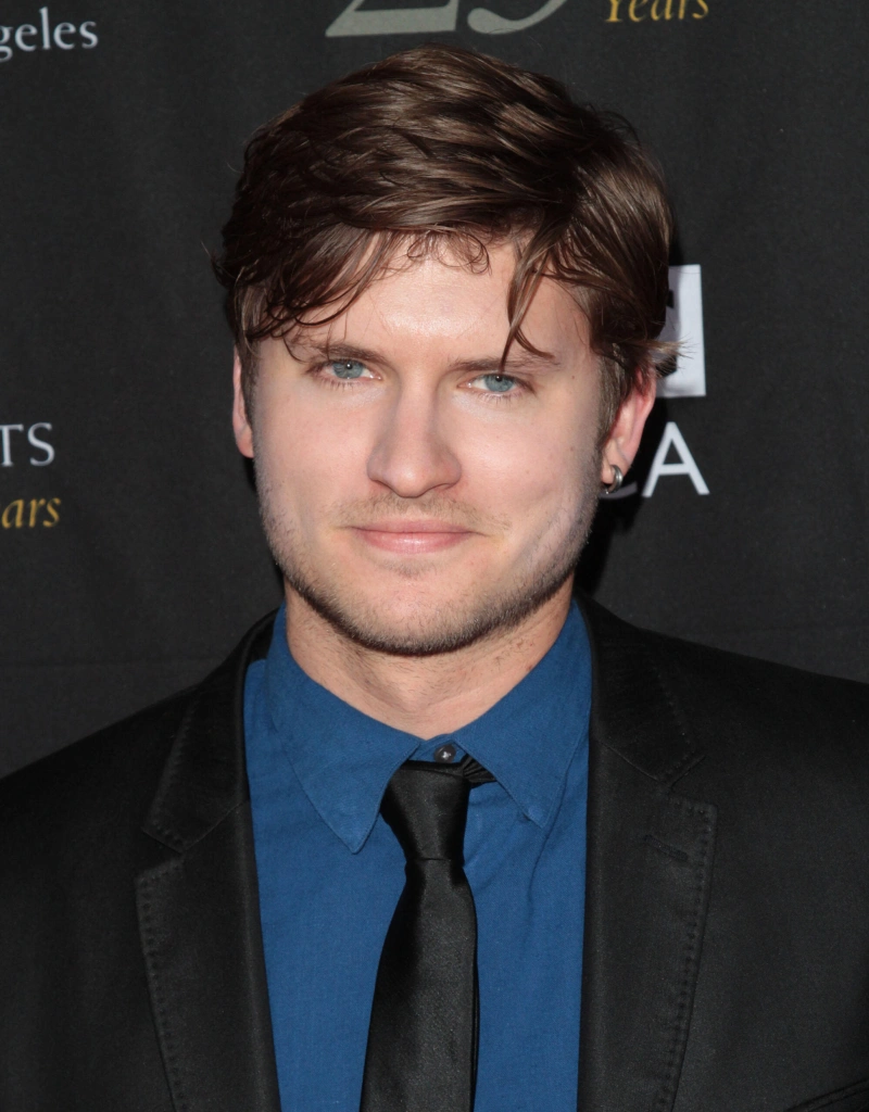 Том Уэстон-Джонс