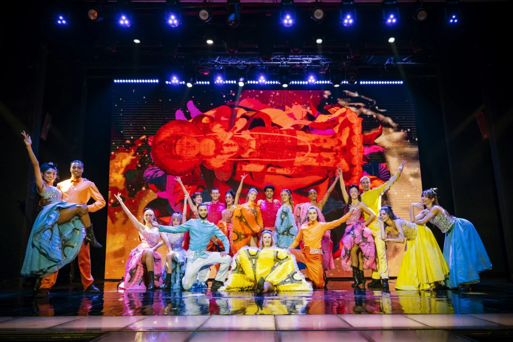 Моника Беллуччи танцует в кабаре: почему стоит смотреть сериал «Это Париж!»