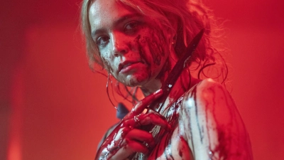 «Милые обманщицы: Летняя школа»: бойкий слэшер с женским лицом