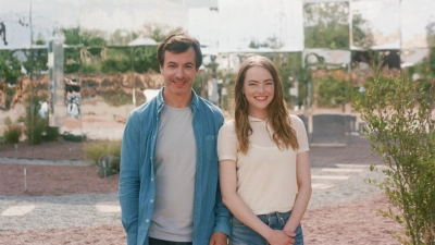 «Проклятие»: гениальная кринж-комедия про богачей с Эммой Стоун