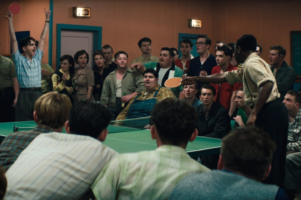 Секс, Шаламе и рок-н-ролл: как «Марти Великолепный» покоряет сердца критиков и зрителей 